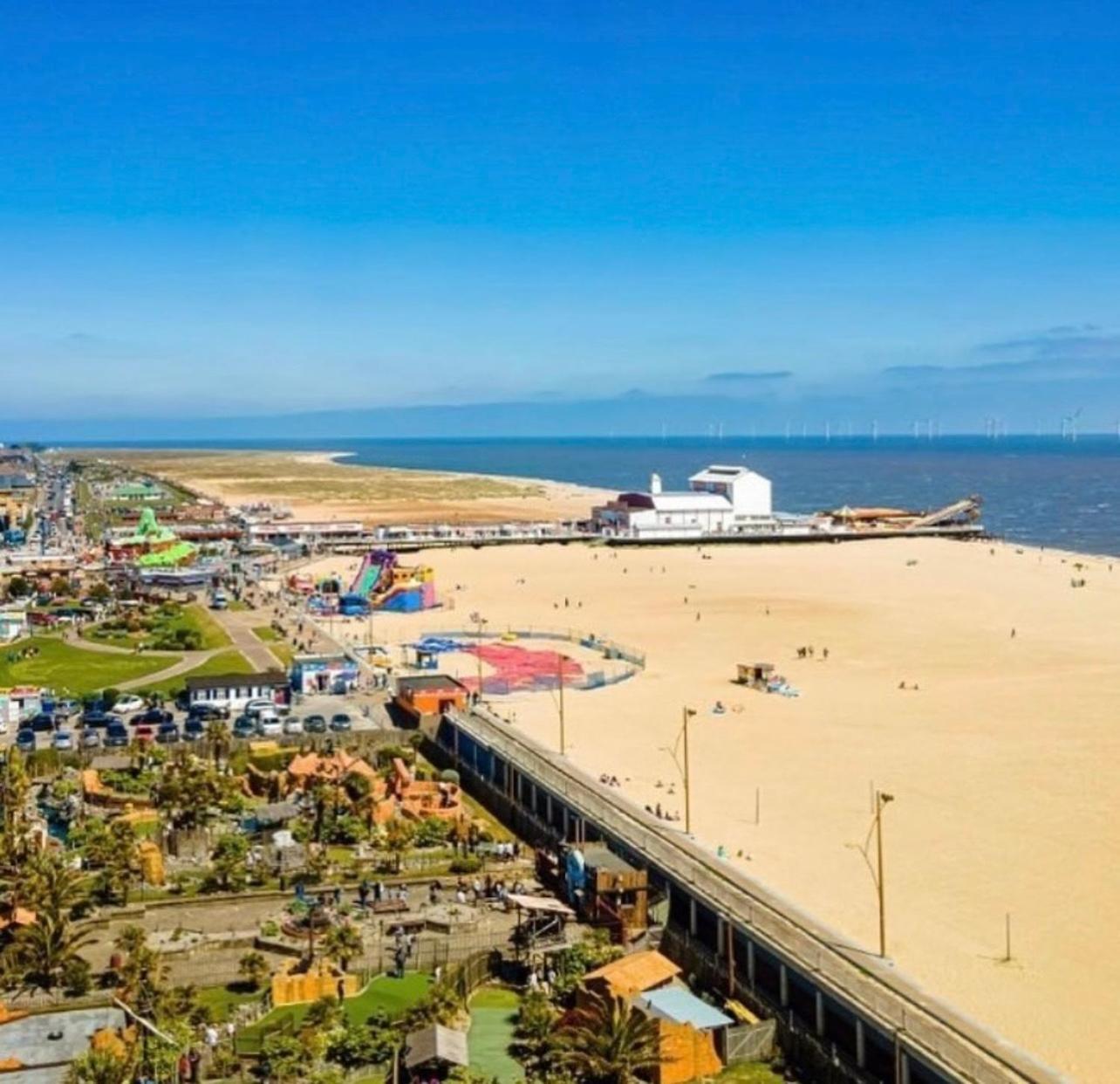 Hotel Of Wizardry Great Yarmouth Extérieur photo